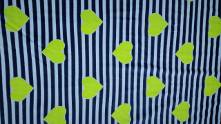 Teplákovina s elastanem srdíčka na modrobílých pruzích